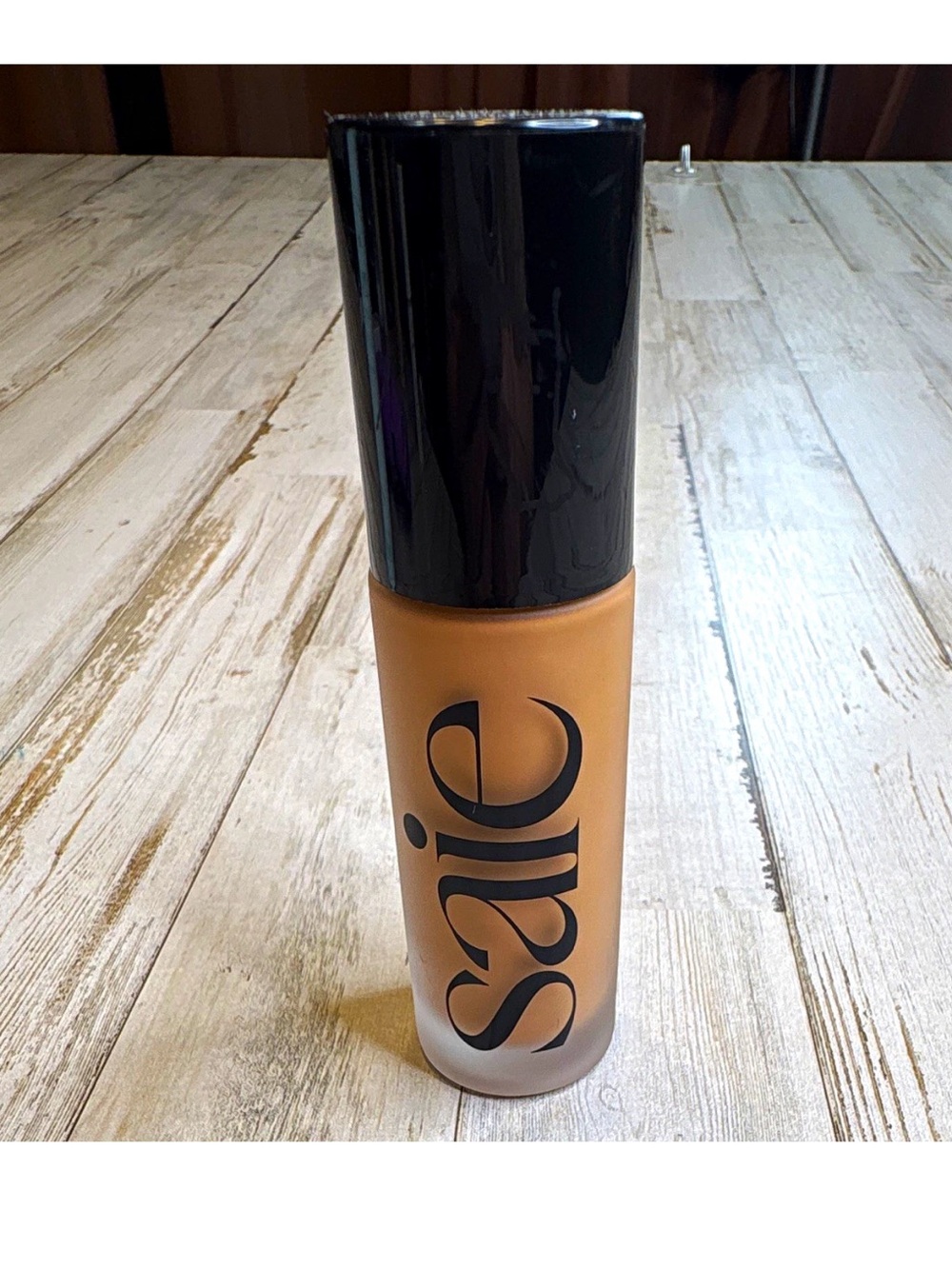 Saie Glowy Super Skin Liquid Foundation Shade 17 30 mL / 1.0 fl oz